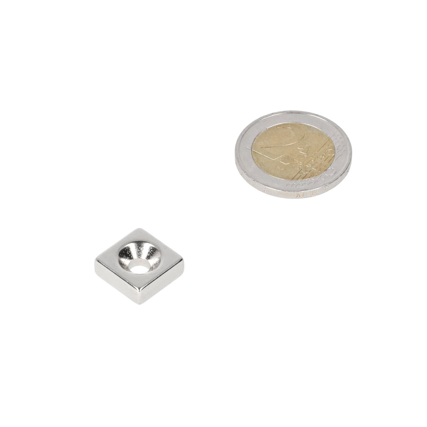 Neodym Quader-Magnet 13.5 x 13.5 x 5 mm (N48) – NiCuNi – met Senkloch – Südpol